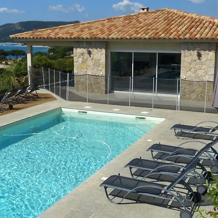 Magnifique Avec Vue 180° Sur La Baie De Pinarello Et Piscine Chauffee