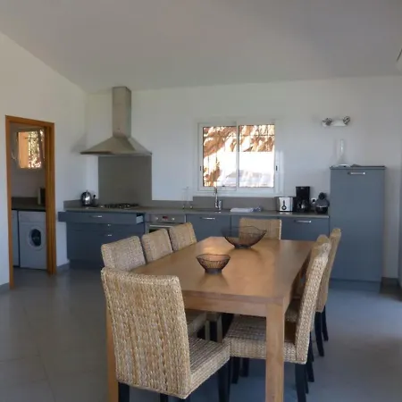 Villa Magnifique Avec Vue 180° Sur La Baie De Pinarello Et Piscine Chauffee Zonza